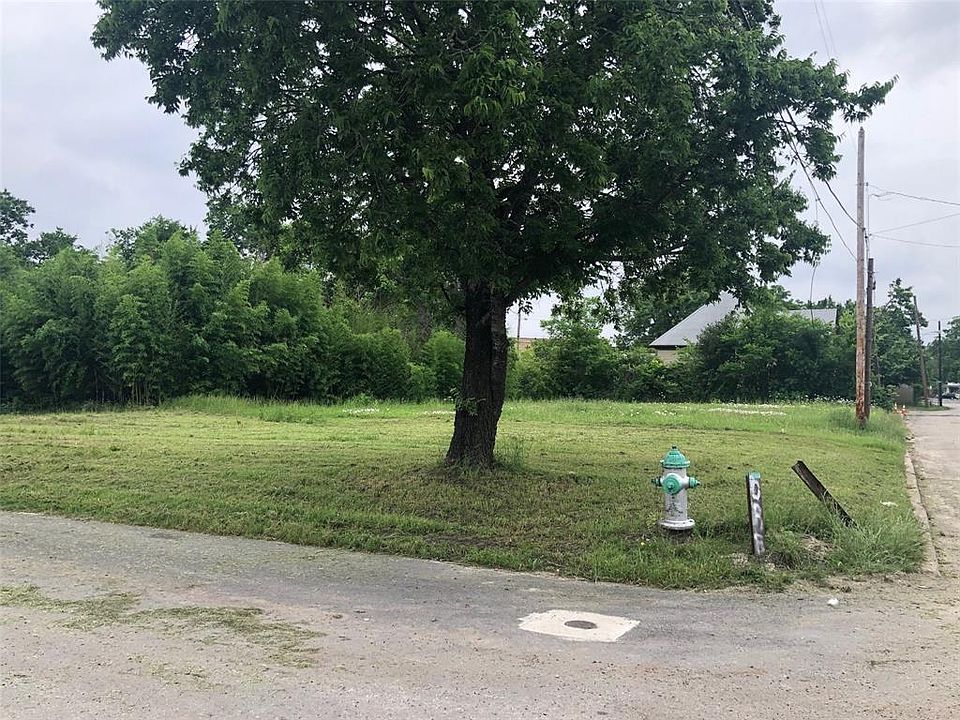 1st image of 2303 Henry St Lot 11R
