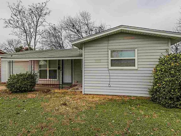 4th image of 407 NW Greenmeadow Dr