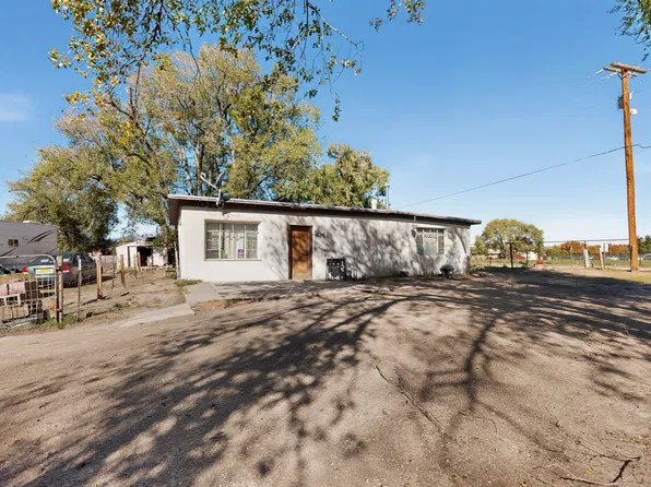 1166 Bobcat Ln, Espanola, NM 87532