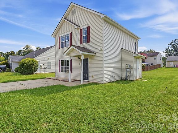 3rd image of 802 Almora Dr
