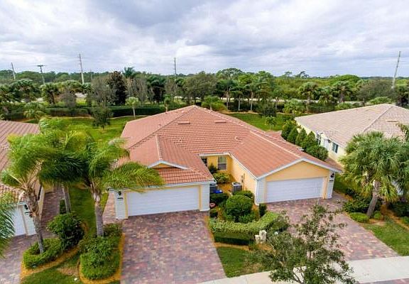 Home For Sale In Waterway Village