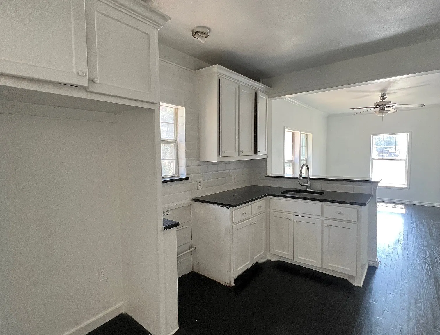 3 bed, 1272 sqft, $1,750 — Photo 2