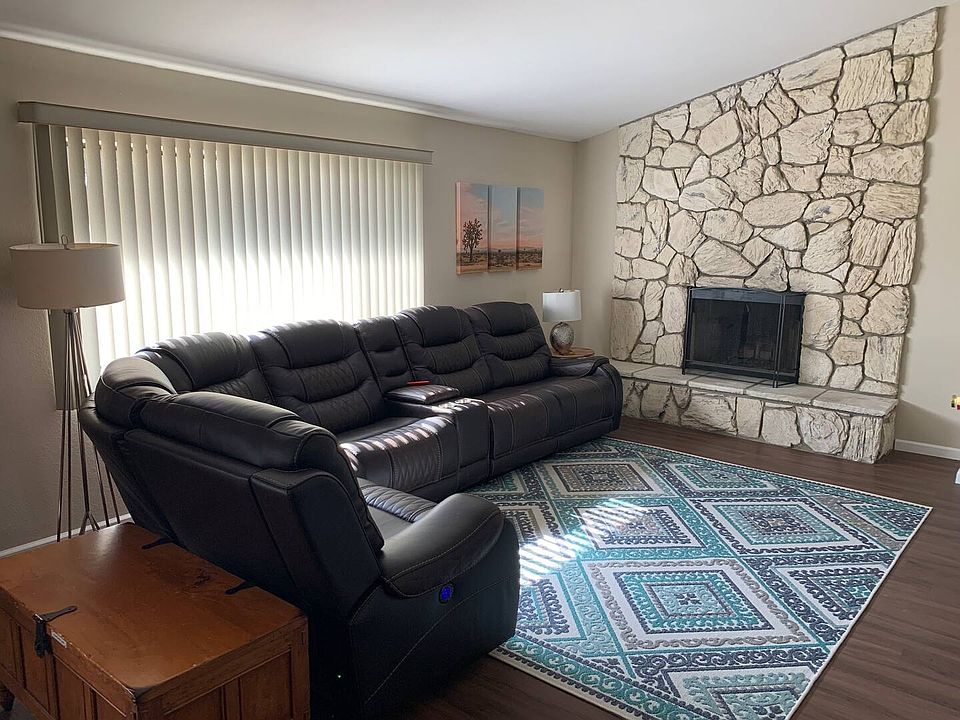 1st image of 2519 Country Club Dr