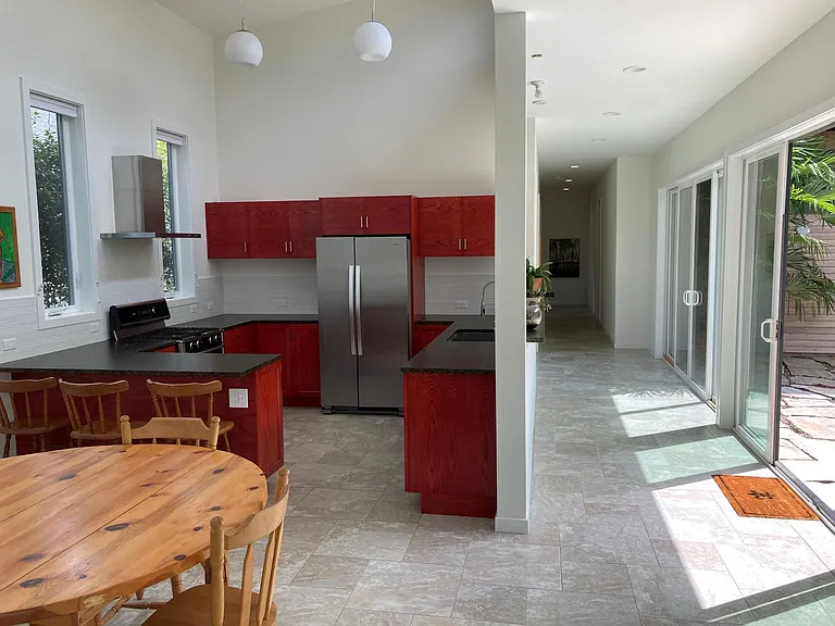 Kitchen, Sit-at bar, Dining