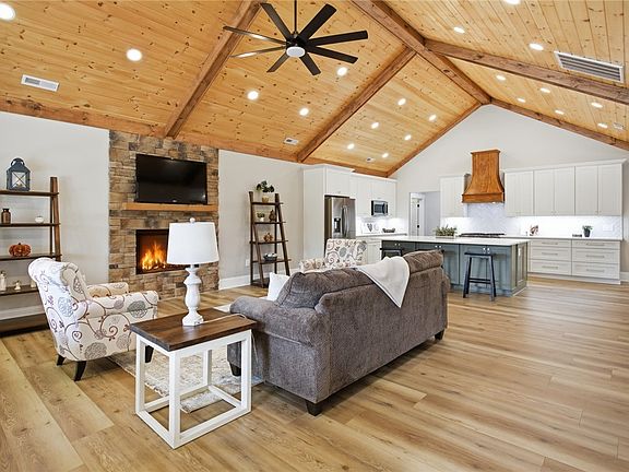 5th image of 147 McCalister Rd