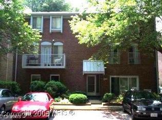 3756 Persimmon Cir #117, Fairfax, VA 22031