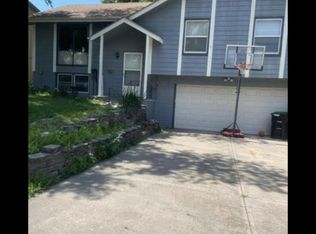 11207 Corby St, Omaha, NE 68164