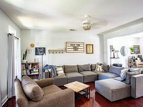 4th image of 518 Clydesdale Ct