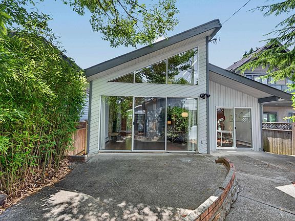 5th image of 3771 W 30th Ave