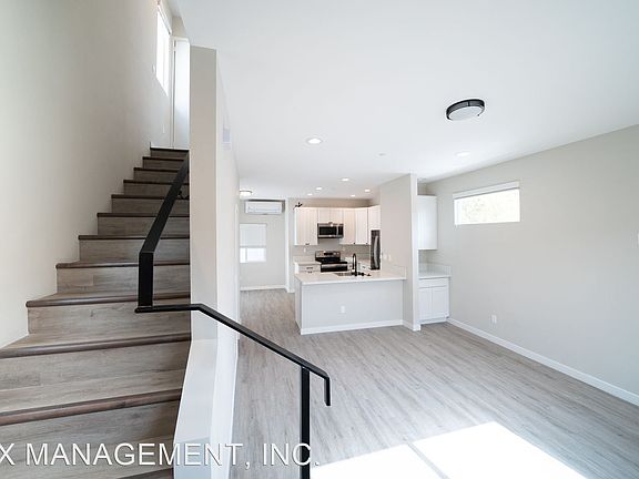 4th image of 4543 Idaho St