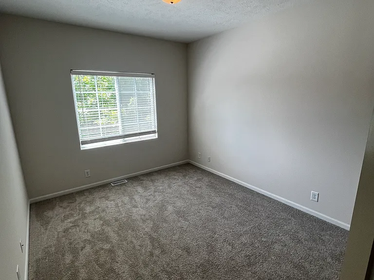 16210 Camden Ave — Photo 17