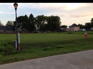 285 Leona Dr, Raceland, LA 70394