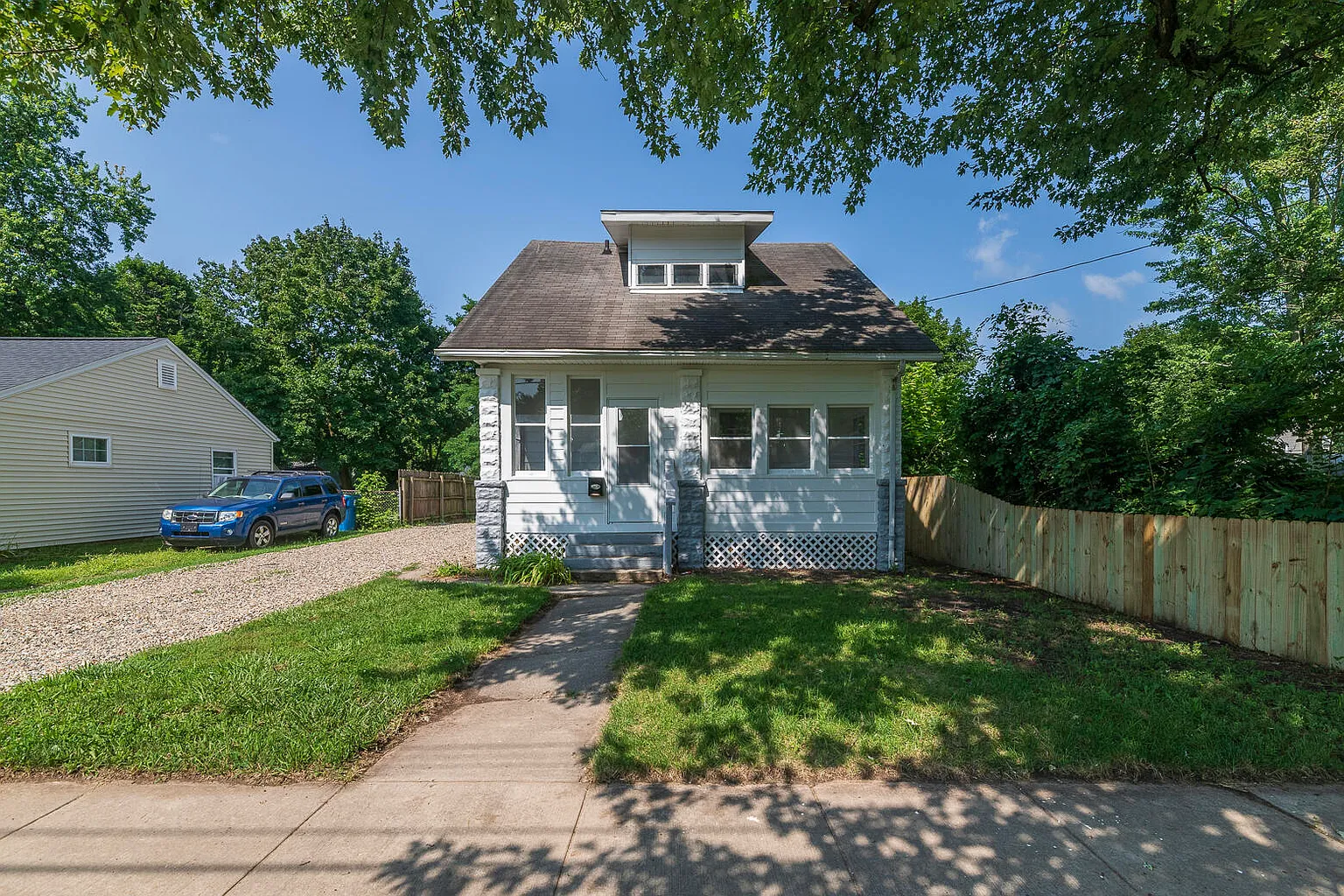 717 Ira Ave photo 1