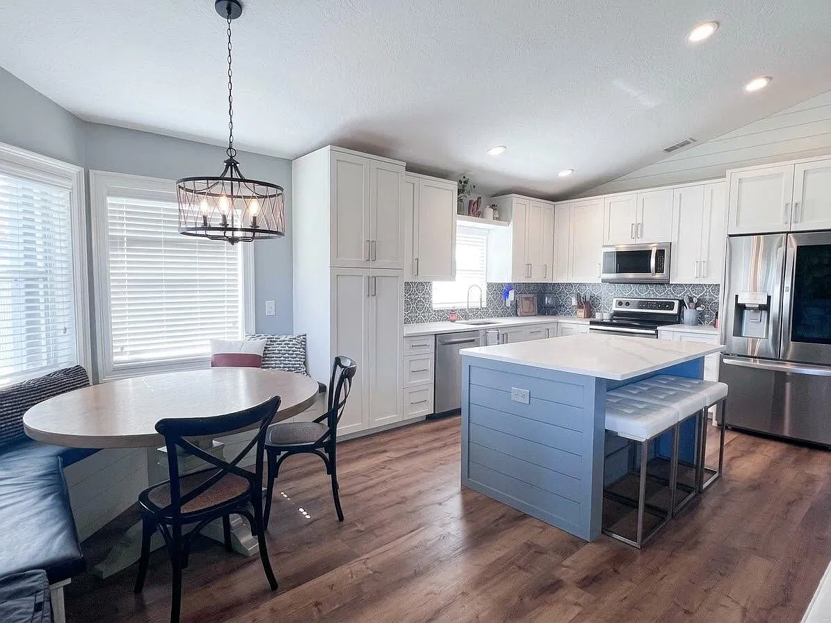 3 bed, 2.0 bath, 1921 sqft, $4,125 — Photo 4