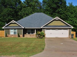 11 Isbell Rd, Fort Mitchell, AL 36856