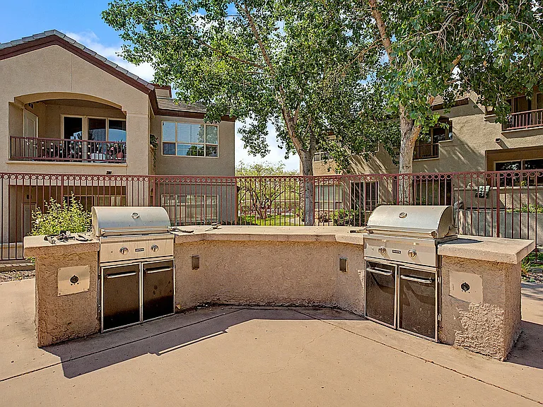6200 Montano Plaza Dr NW Albuquerque, NM-31