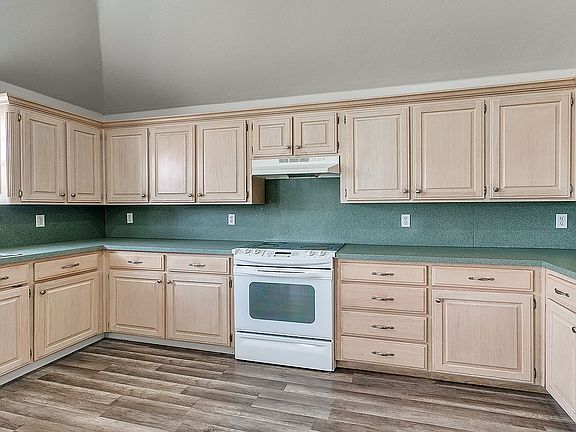 5th image of 2925 SE 96th St