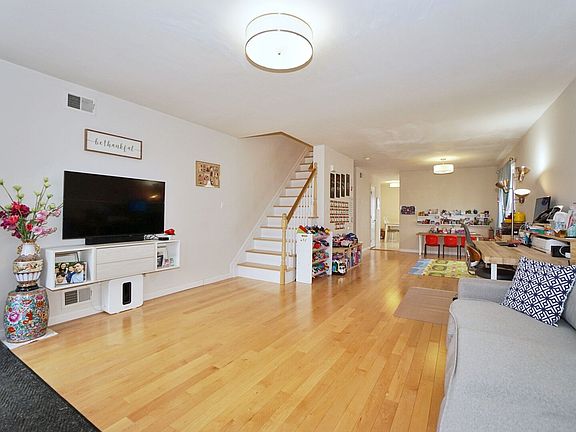 4th image of 51 Marine Way