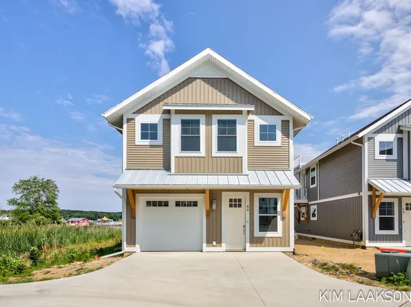 80 Swing Bridge Ln #8, Douglas, MI 49406
