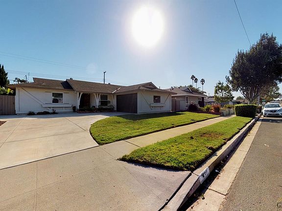 3rd image of 1830 Edgemont Dr