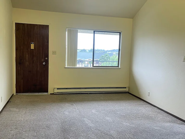 314 Willow Ave #6 — Photo 2