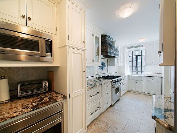 3rd image of 50 E 10th St #67H