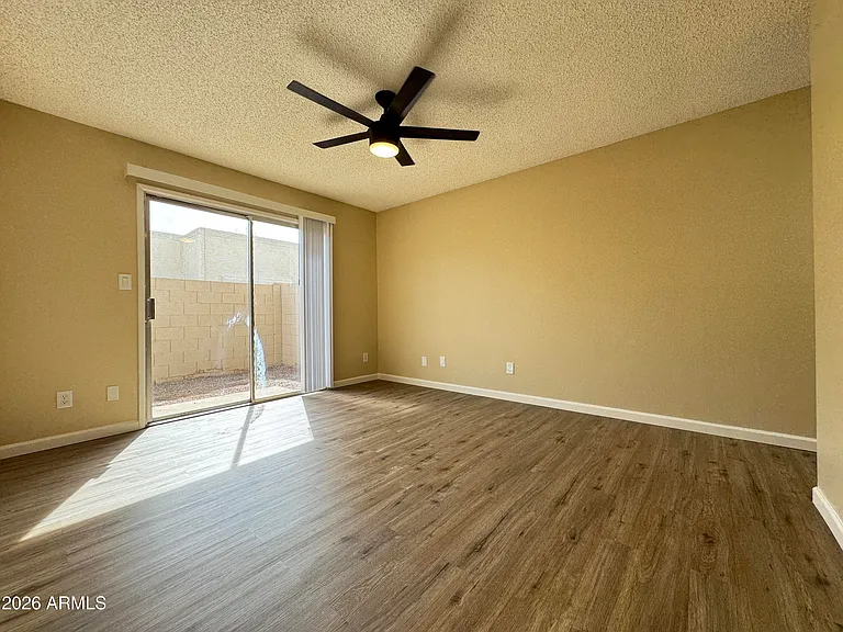2506 E 5th Pl — Photo 6