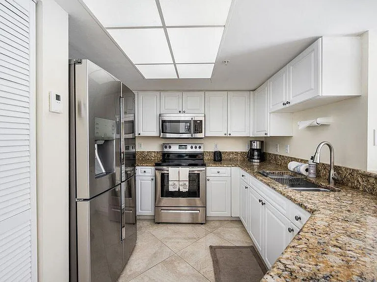 1100 Crestwood Ct S #1110 — Photo 5