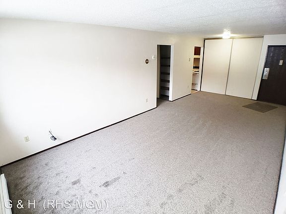 3rd image of 321 1st Ave SE APT 8
