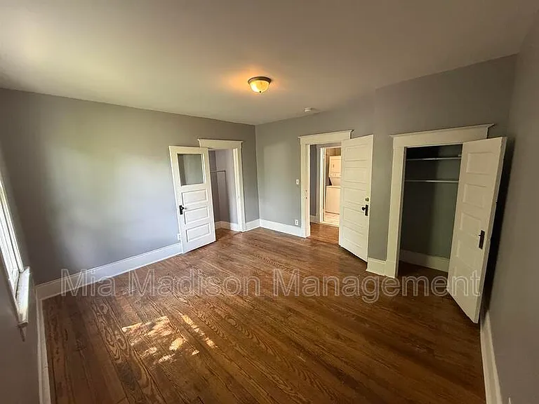 607 W 44th St #B — Photo 10