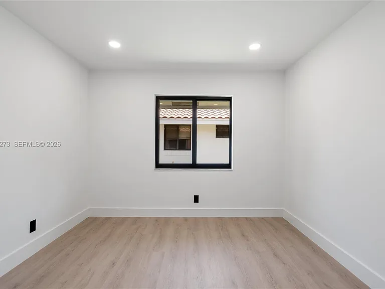 1543 SW 1st Ave — Photo 53