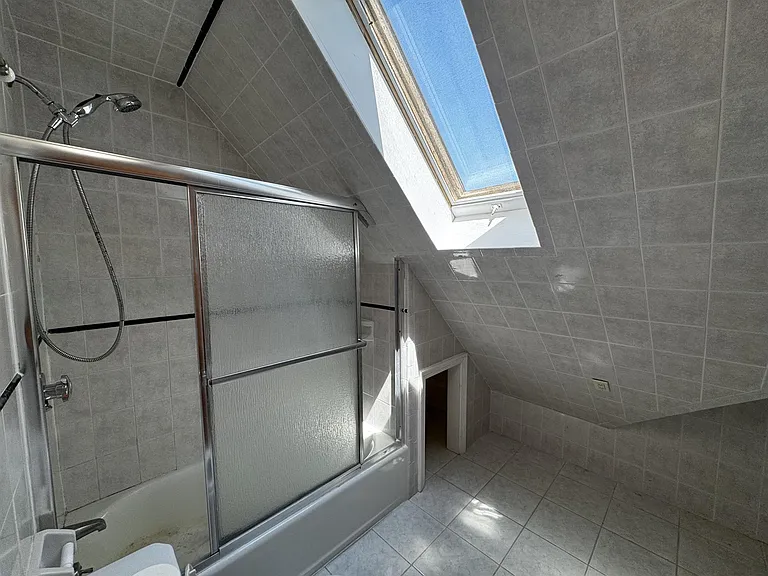 30 Hume Ave #2 — Photo 9