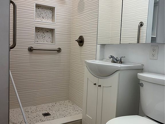 5th image of 807 E Cottonwood Rd APT 6