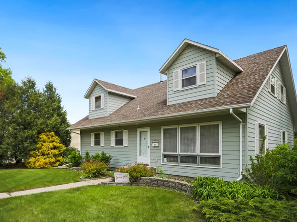 1423 S 7th St, Aberdeen, SD 57401