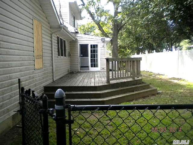 2nd image of 276 Southern Blvd