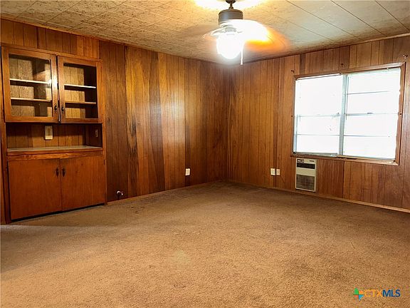 5th image of 1305 E Mistletoe Ave