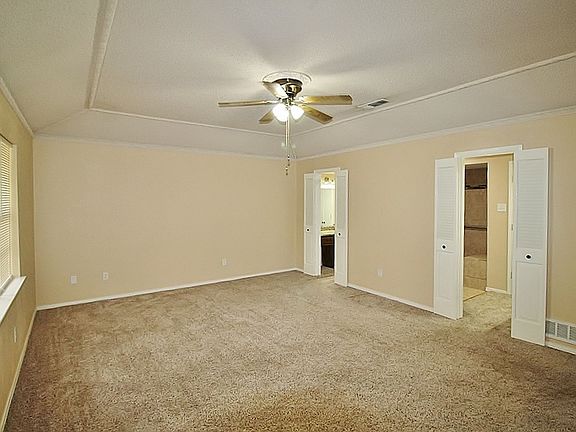 5th image of 1025 Clover Dale Ln
