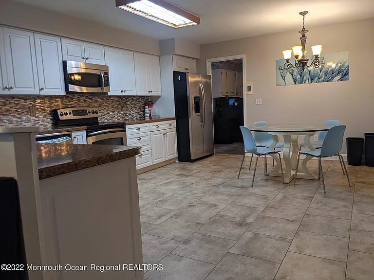 1304 Franklin Ave — Photo 9