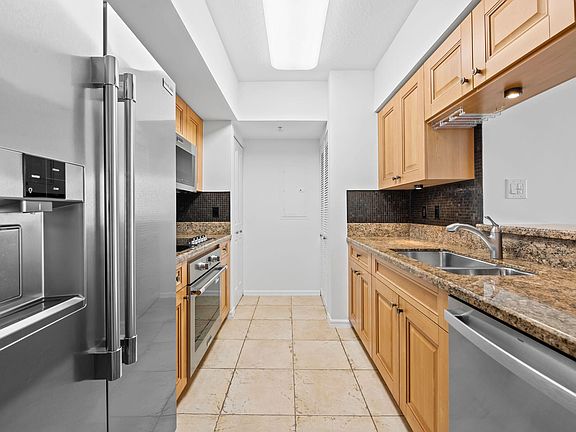 4th image of 347 N New River Dr Drive E #1202