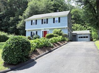 105 Shadow Ridge Rd, Stamford, CT 06905