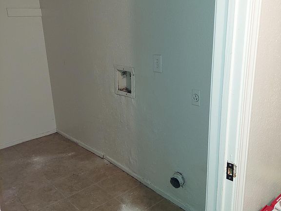 2nd image of 5625 Antoine Dr #1315