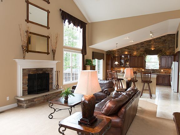 3rd image of 18650 Stony Point Dr