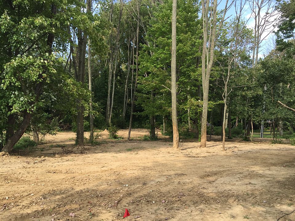 2nd image of 534 Cypress Ave