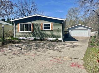 75 Falling Creek Cir, Janesville, WI