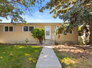 7203 W 8th St NW, Calgary, AB T2K 1G2