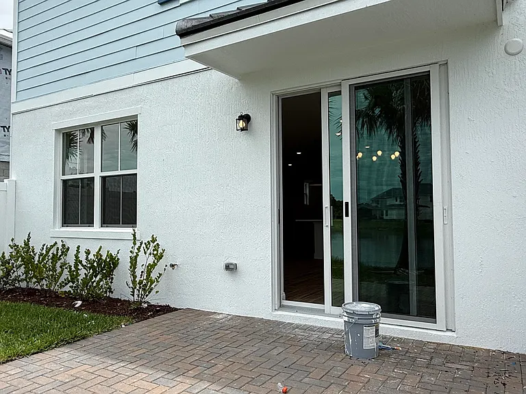 181 SE Birch Ter — Photo 23