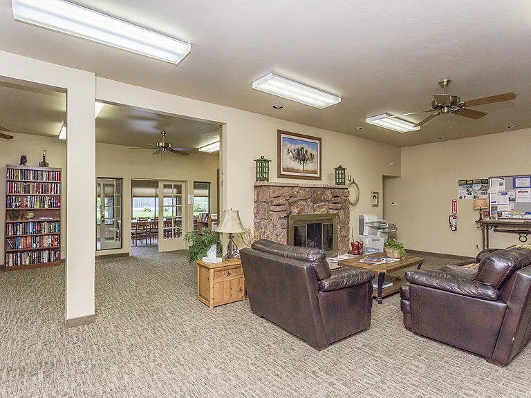 642 Sunrise Blvd — Photo 24