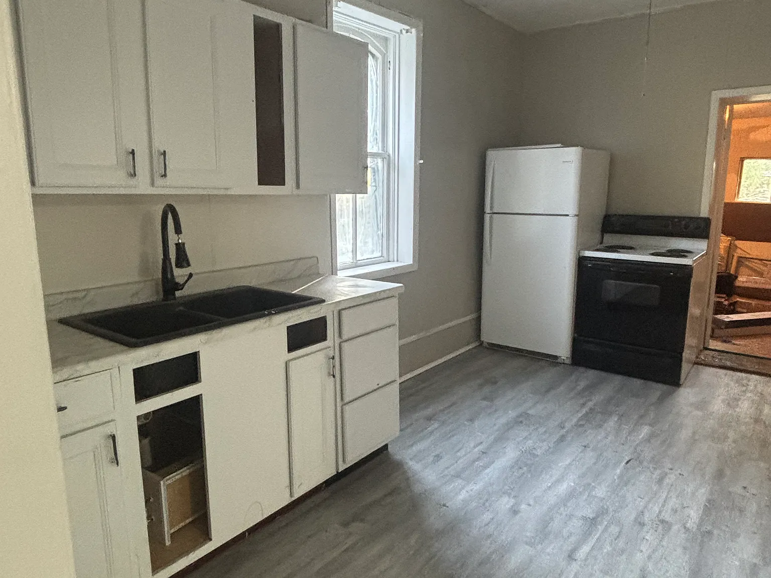 2 bedroom w laundry hookups — Photo 3
