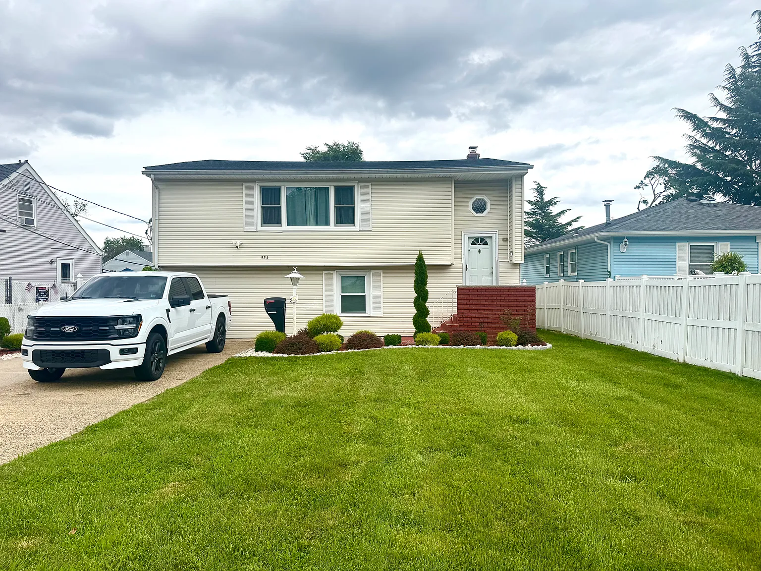534 E Washington Ave — Photo 1
