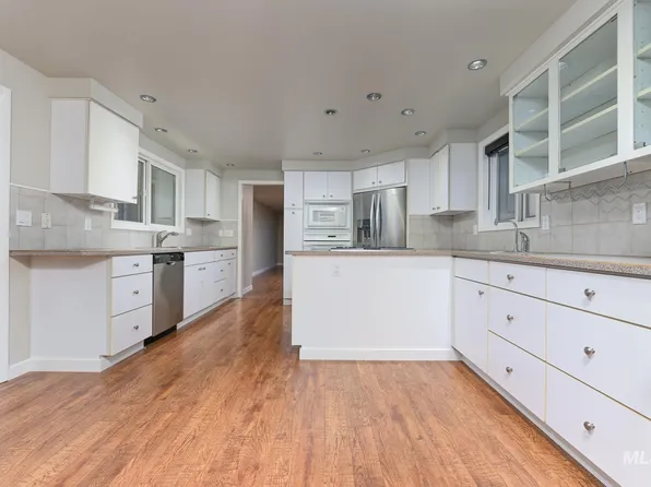 7208 W Cascade Dr, Boise, ID 83704